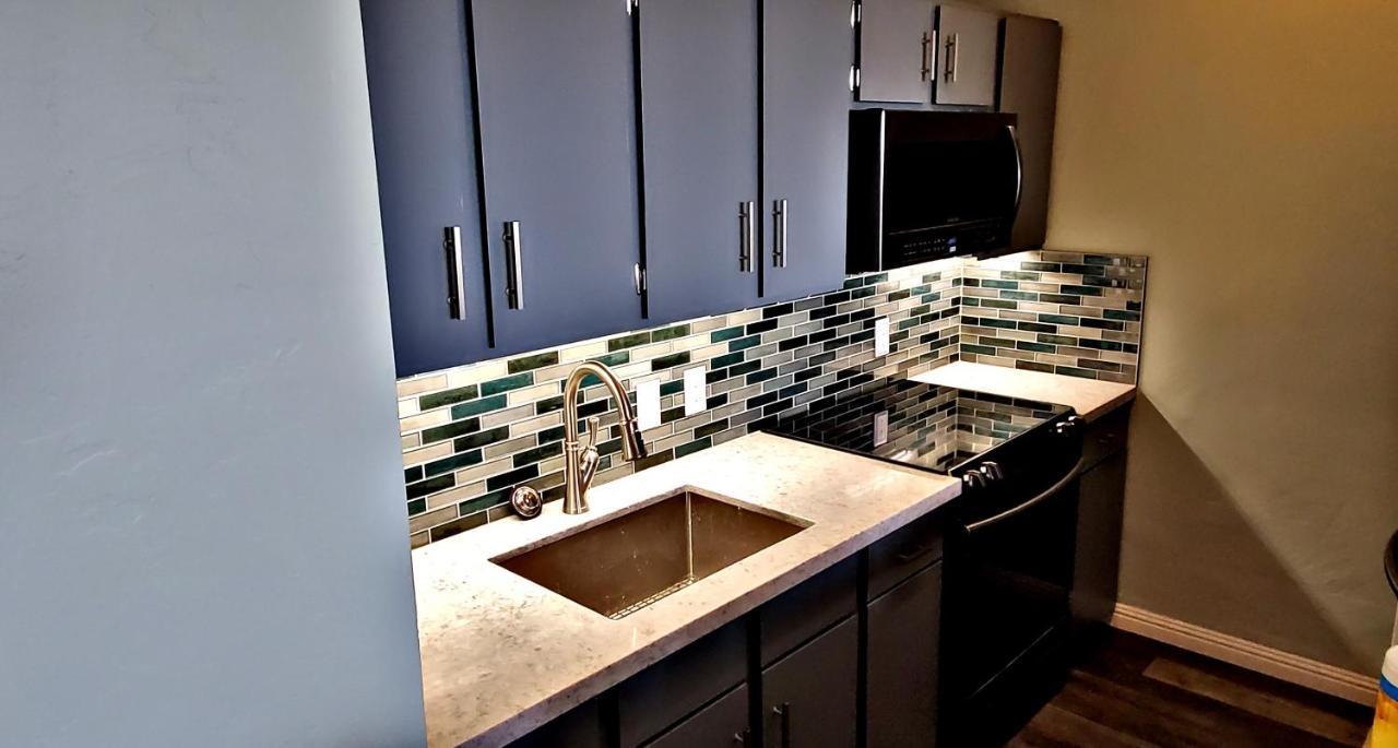 Ali'I Banyan Breeze Apartment Кайлуа Кона Екстериор снимка