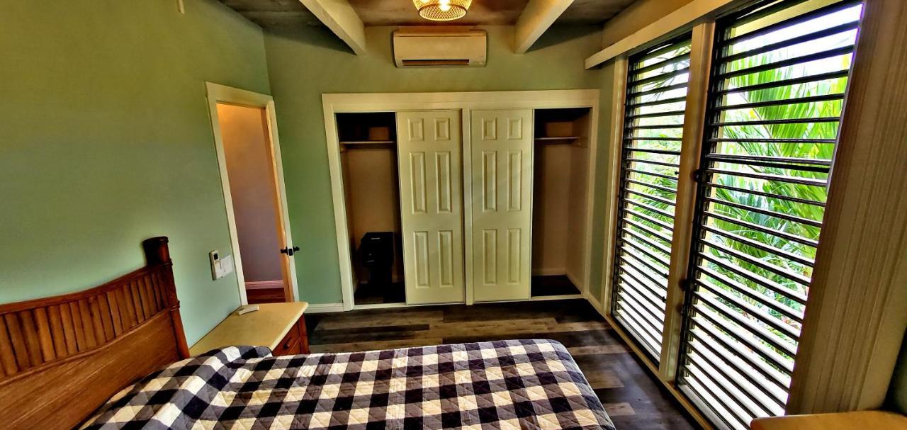 Ali'I Banyan Breeze Apartment Кайлуа Кона Екстериор снимка
