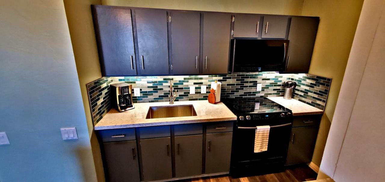 Ali'I Banyan Breeze Apartment Кайлуа Кона Екстериор снимка