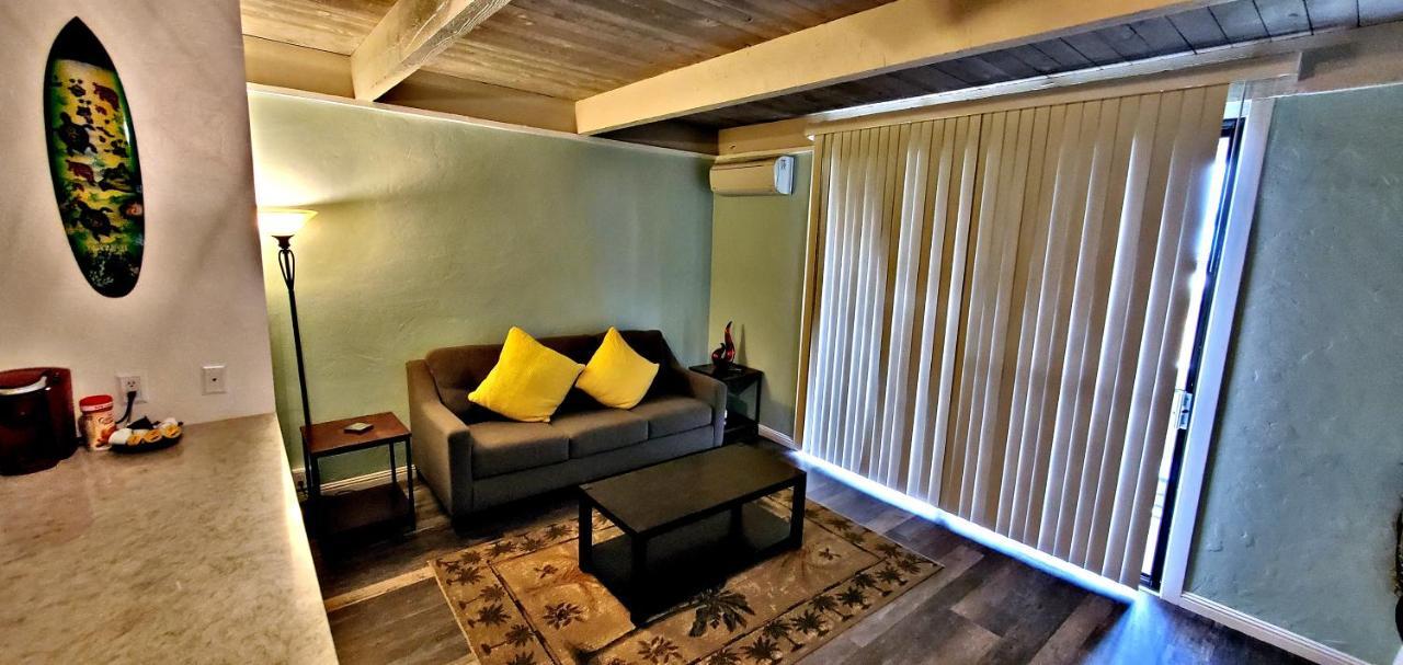 Ali'I Banyan Breeze Apartment Кайлуа Кона Екстериор снимка